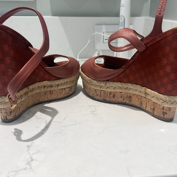 SALEGucci Pink Guccissima Leather and Cork Wedge Sandals Size 37 sold out - Picture 8 of 8